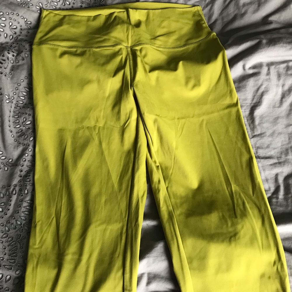Zyia Pistachio Leggings